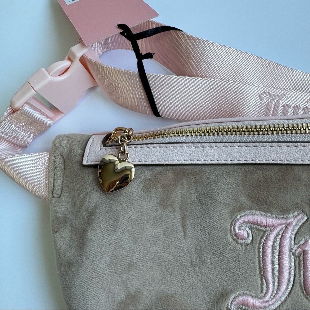 Juicy Couture YK2 Queen of everything Fanny Bag Cafe/ Powder Blush - Picture 16 of 16